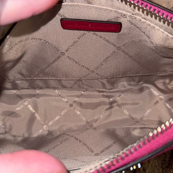 Michael Kors Bright Pink Cross Body Bag /20” strap drop/ 2 detachable sm bags - Picture 7 of 14